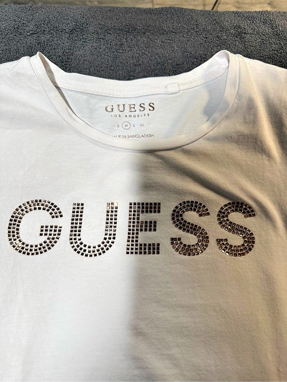 GUESS Rhinestone Logo T-Shirt White Size Medium - Picture 2 of 7